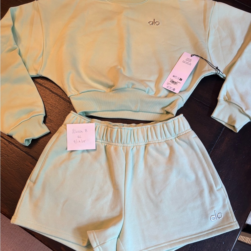 Alo accolade spearmint Sweatshirt and Shorts Set
